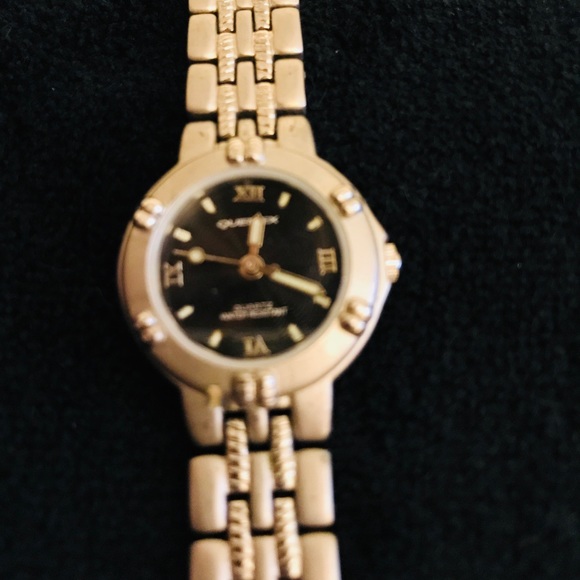 Quemex Ladies Silver Quartz Watch - Picture 6 of 6
